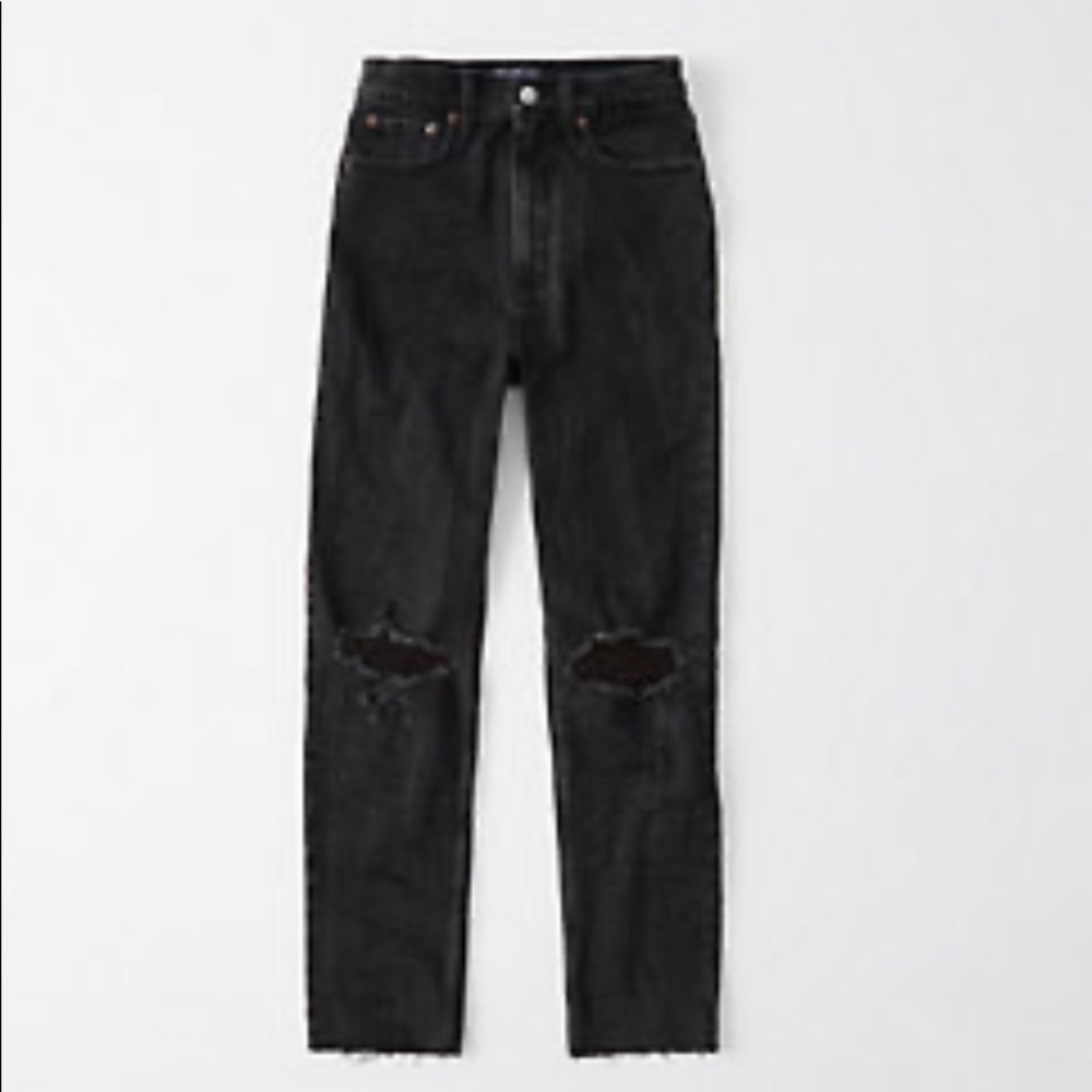 Abercrombie Ultra High Rise Mom jeans NWOT😍